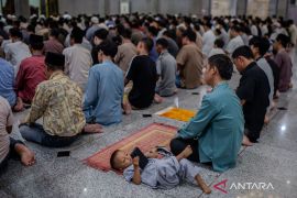 Kemarin pengawasan platform digital diperkuat, Met Gala hadapi boikot