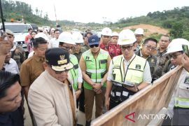 Kaltim pantau proyek alih jalan tambang agar logistik masyarakat lancar