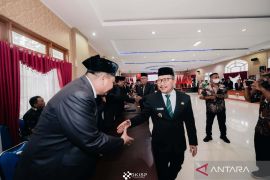 Bupati Banggai rotasi 10 pejabat Eselon II