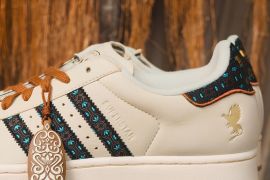 Kemolekan burung Cendrawasih di sepatu Island Series Papua