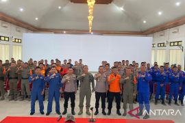 Polda Babel--Basarnas latihan SAR gabungan skala besar