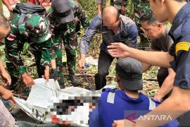 TNI menemukan jenazah pilot Pelita Air korban kecelakaan pesawat