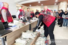 Polda Kalsel sita 20 ribu STNK dan BPKB dari sindikat pemalsuan dokumen kendaraan