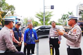 Satlantas-Dishub Banjarmasin tutup U-turn rawan balap liar