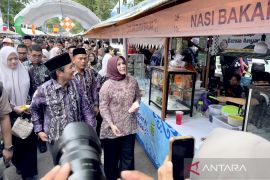 Pemkot Banjarmasin fasilitasi 200 UMKM berdagang di Pasar Wadai