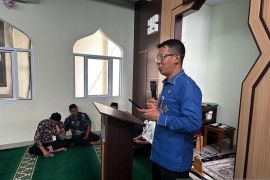 Ba'da Dzuhur Ramadhan Pertama di Kemenkum Riau, Kadiv Yankum Ajak Jajaran Tingkatkan Amal Ibadah
