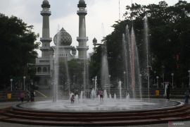 Ngabuburit di Alun-alun Kota Malang
