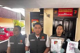 Polisi mengungkap kasus pencurian pada dua minimarket di Kota Gorontalo