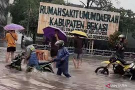 Pemkab Bekasi izin Kemendagri perbaiki infrastruktur terdampak banjir