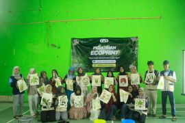 Mahasiswa KKN MMK Posko 3 UIN Walisongo gelar pelatihan ecoprint di Kelurahan Kejajar