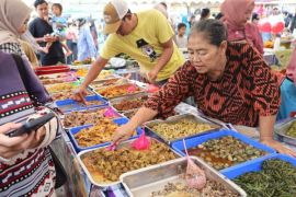 Kukar kenalkan pasar semi modern lewat Bazar Ramadhan