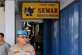 Polisi angkut isi toko emas di Nganjuk diduga terkait TPPU