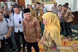 Menhub-Gubernur Jatim koordinasi kesiapan angkutan Lebaran 2026