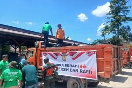 Pemkab Mimika kerja bakti bersihkan sampah peringati HPSN 2026
