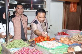 Satgas Saber Pangan Polres Jakbar sidak Pasar Tomang Barat