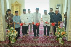 Gubernur Mahyeldi buka kegiatan ramadan Halal Fest 2026, Masjid Al-Hakim diharapkan jadi pusat Halal Lifestyle