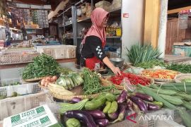 Pemkab Bantul memastikan stok bahan pokok di pasar aman-cukupi kebutuhan