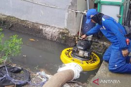 Pompa dikerahkan untuk tangani banjir di Rawa Terate Jaktim