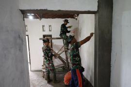 Rehabilitasi rumah tidak layak huni oleh TNI