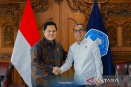 Kemdiktisaintek membuka peluang beasiswa bagi atlet berprestasi