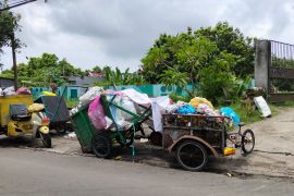 Sampah Mataram naik 5 ton/hari selama Ramadhan