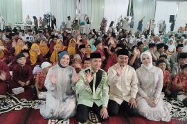 Pemkot Palembang santuni 500 anak yatim, sekaligus peringati satu tahun Ratu Dewa-Prima Salam