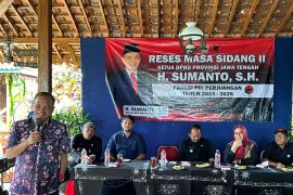 Sumanto usulkan pemilahan sampah dari rumah tangga