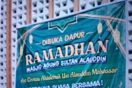 Masjid Agung UIN sediakan ratusan paket berbuka tiap hari