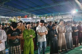 Masuki Malam Ketiga Ramadhan, Kalapas dan Jajaran Kembali Tarawih Bersama Warga Binaan