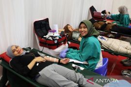Pendonor rutin dan pemula ramaikan aksi donor darah KDD Riau