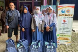 Yayasan AMC salurkan 1.150 paket sembako di bulan Ramadhan 1447 H
