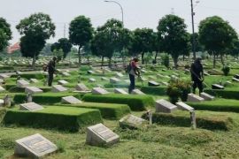 Pemkot Surabaya pastikan parkir di area makam gratis