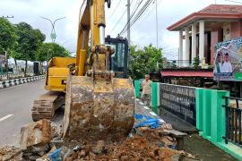 Pemkab Barut mulai pembongkaran aset pelebaran Jalan Yetro Sinseng Muara Teweh