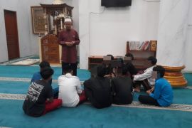 Warga dan polisi gagalkan tawuran remaja di Depok