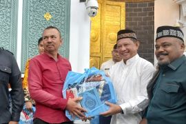 Mendagri serahkan Al Quran bantuan Presiden untuk Masjid Raya Baiturrahman