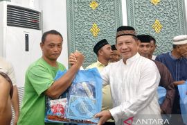Mendagri serahkan Al Quran bantuan PresidenPrabowo untuk warga Banda Aceh