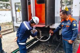 Pastikan kenyamanan pemudik, KAI Palembang cek kelayakan KA Sindang Marga dan Bukit Serelo