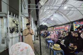 Seribuan warga hadiri takziah istri anggota DPRD Sulsel korban kecelakaan