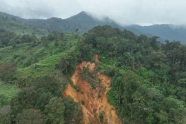 Pemkab Sumedang memitigasi longsor tebing setinggi 120 meter di Cisoka