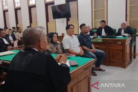 Tiga terdakwa korupsi jalan DBH sawit Rp2,6 miliar jalani sidang perdana