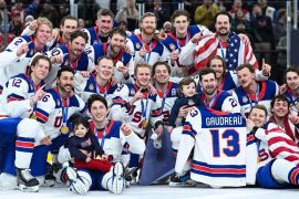 Tekuk Kanada 2-1, AS sabet emas hoki es putra Olimpiade Musim Dingin