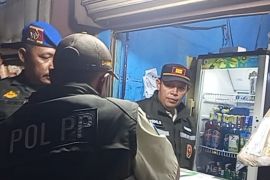 Satpol PP sita 755 botol miras dalam Operasi Pekat di Jakut