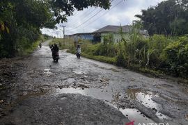 Ruas jalan Paringin-Muara Pitap dikerjakan tahun ini