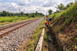 Daop Jember siagakan petugas ekstra antisipasi cuaca ekstrem