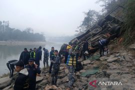 Bus masuk jurang di Nepal, 19 tewas termasuk warga asing