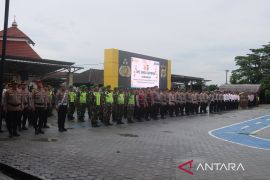 Petugas gabungan perketat patroli titik rawan di Lamsel saat Ramadhan