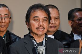 MK tolak permohonan Roy Suryo dkk soal uji KUHP--UU ITE