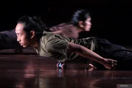 Pertunjukan seni teater modern realitas kehidupan di Bali