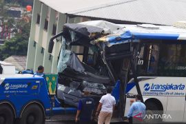 Kriminal sepekan, kecelakaan bus TJ hingga adik bunuh kakak di Jakut