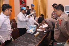 92 personel Polresta Mataram tes urine mendadak, kapolresta Ikut dites, ini hasilnya!